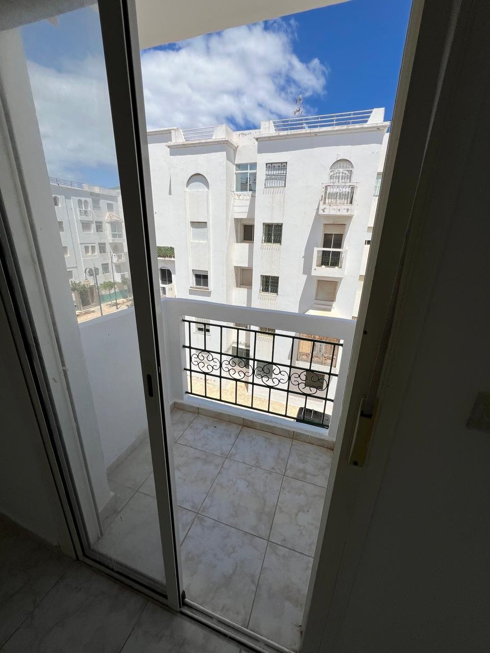 شقة للبيع بموقع استراتيجي في الضحى