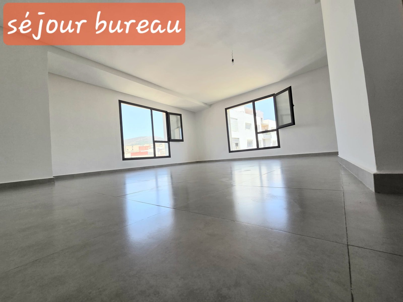 مكتب للكراء بالقرب من حي الولاية